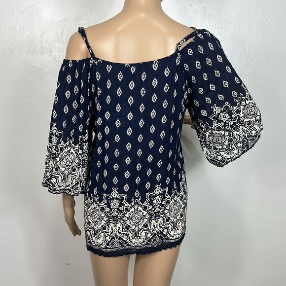 ANGIE Cold Shoulder 3/4 Sleeve Crochet Detailing Blouse Top Size L - Picture 3 of 7
